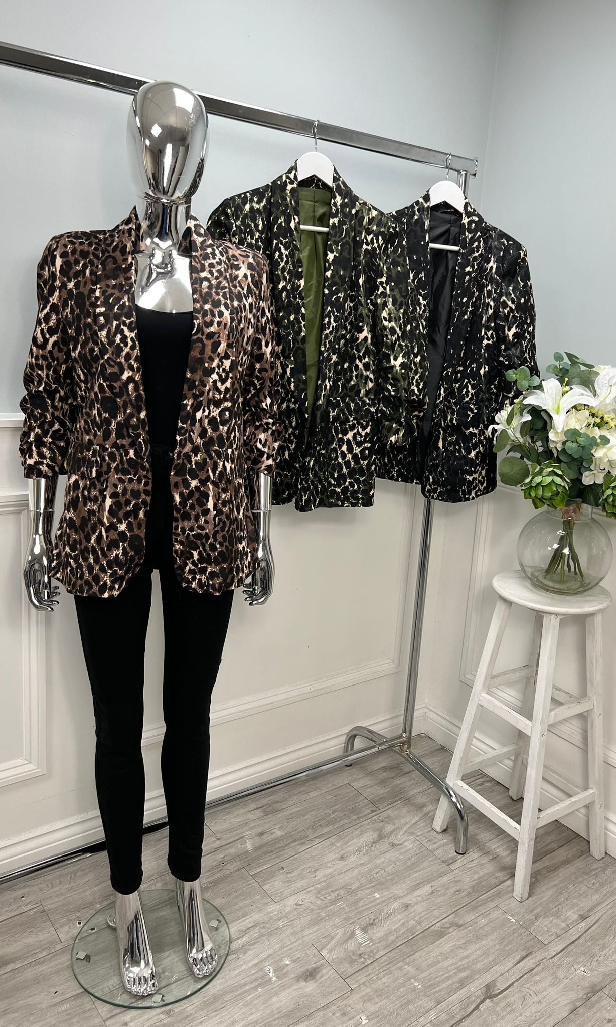 ‘Ezra’ Ruched Sleeve Blazer