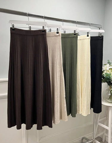 ‘Britney’ Knitted Pleated Skirt