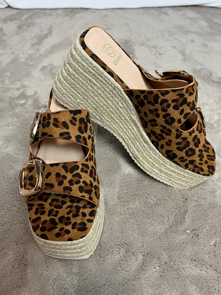 ‘Dusty’ Buckle Wedge